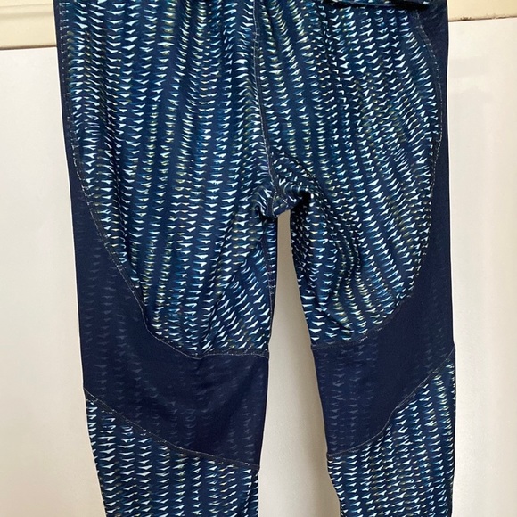 Womens Athletic Works Sheer Mesh Panel Insert Workout Legging - Picture 3 of 6